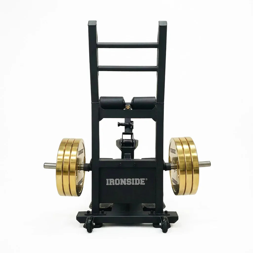 Standing Hip Thruster para entrenar glúteos con trayectoria controlada, soporte pélvico estable y carga progresiva. Equipo profesional para fuerza y técnica.