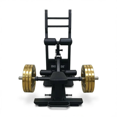 Standing Hip Thruster para entrenar glúteos con trayectoria controlada, soporte pélvico estable y carga progresiva. Equipo profesional para fuerza y técnica.