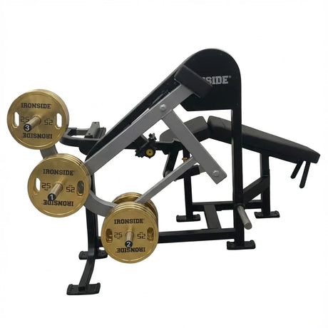 Prone Leg Curl con ajuste de resistencia, estructura estable y Smart Strength Technology para entrenar isquiotibiales con precisión y control técnico avanzado.